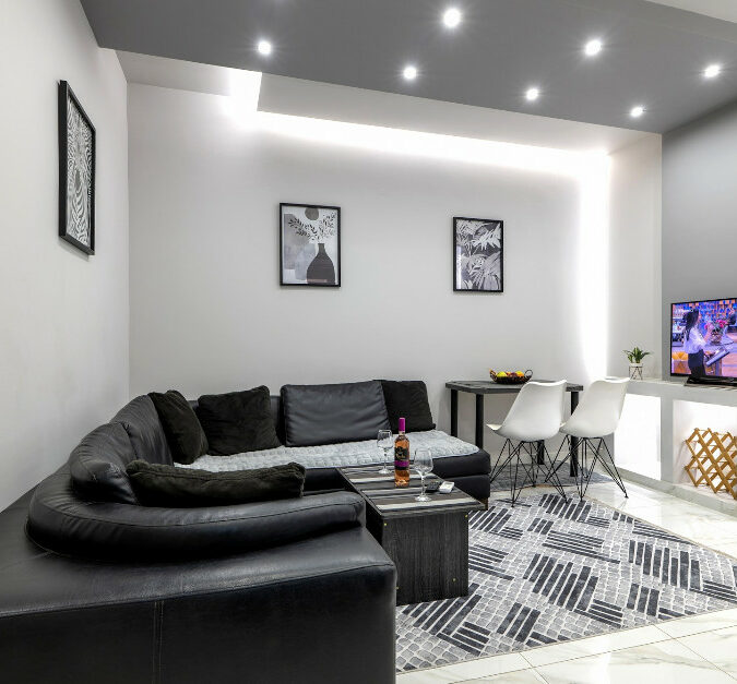 Apartment 4 (Deluxe Double Room (2 Adults + 1 Child)